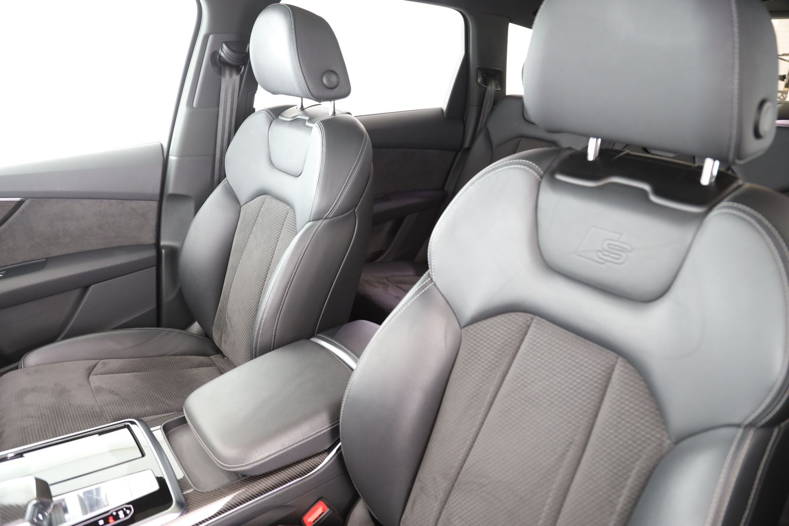 Audi Q7 45 TDI quattro S line competition plus AHK
