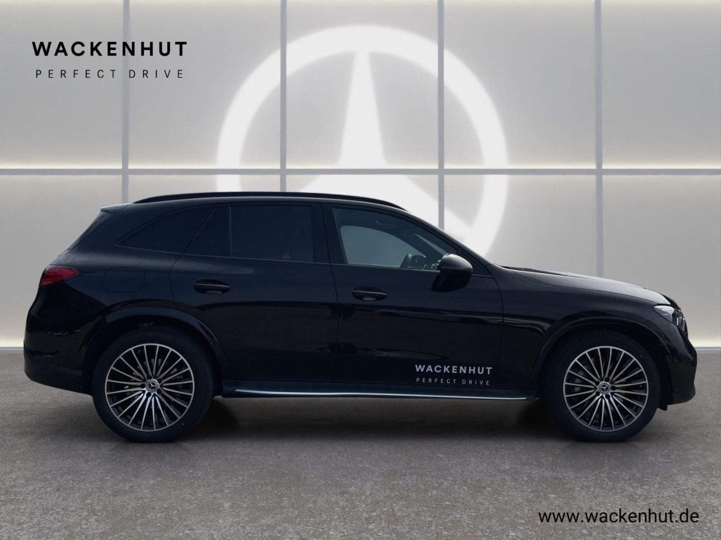 Mercedes-Benz GLC 300 d 4M EDITION AMG NIGHT PANO DISTR AHK BU