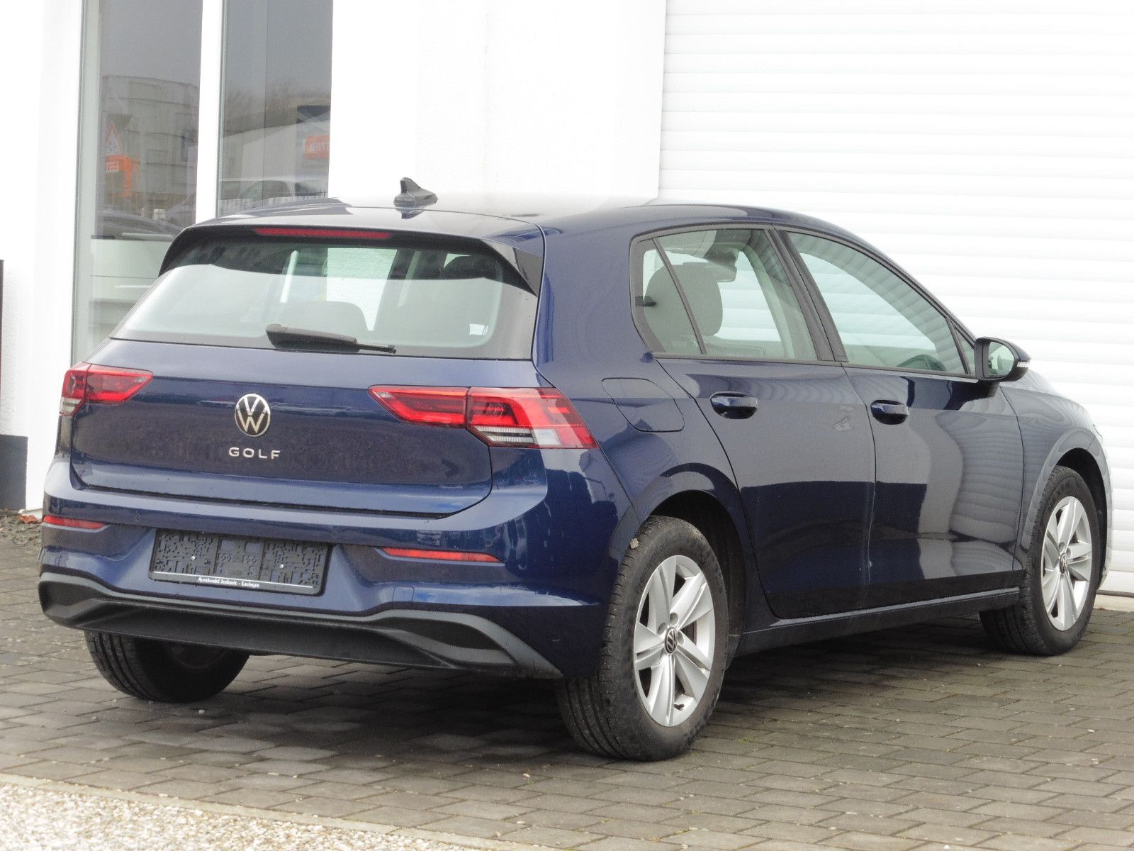 Volkswagen Golf 2.0 TDI LIFE - Samsaru's Car Outlet