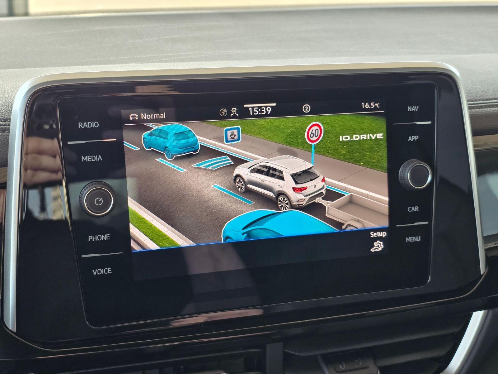 Volkswagen T-Roc 2.0 TDI DSG R-Line - Samsaru's Car Outlet