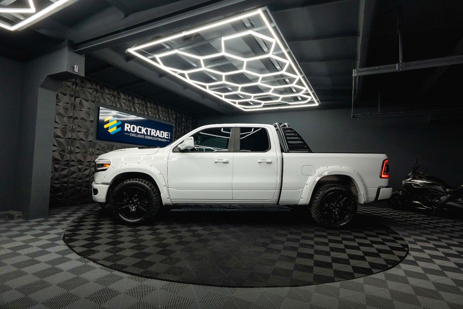 Dodge RAM 5.7 V8 HEMI 4x4 OFFROAD LONGBED Limited 19%