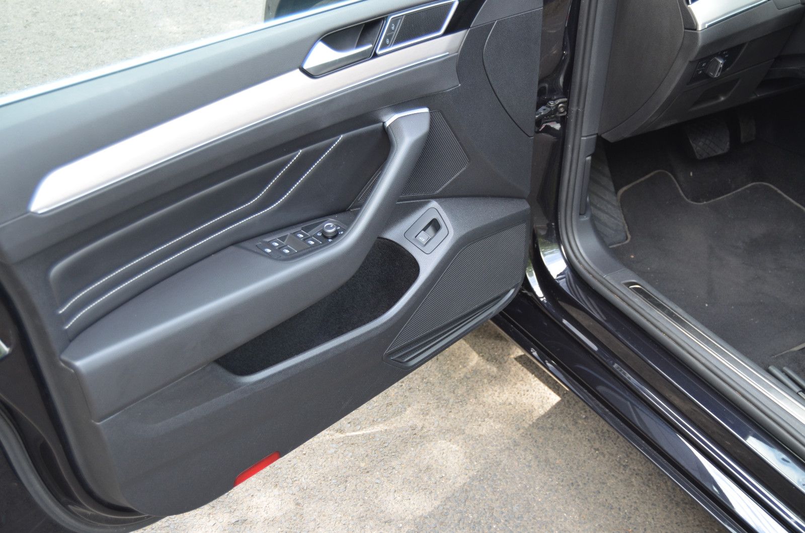 Volkswagen Passat Variant Elegance*IQ-Light*Pano*R-Kamera*