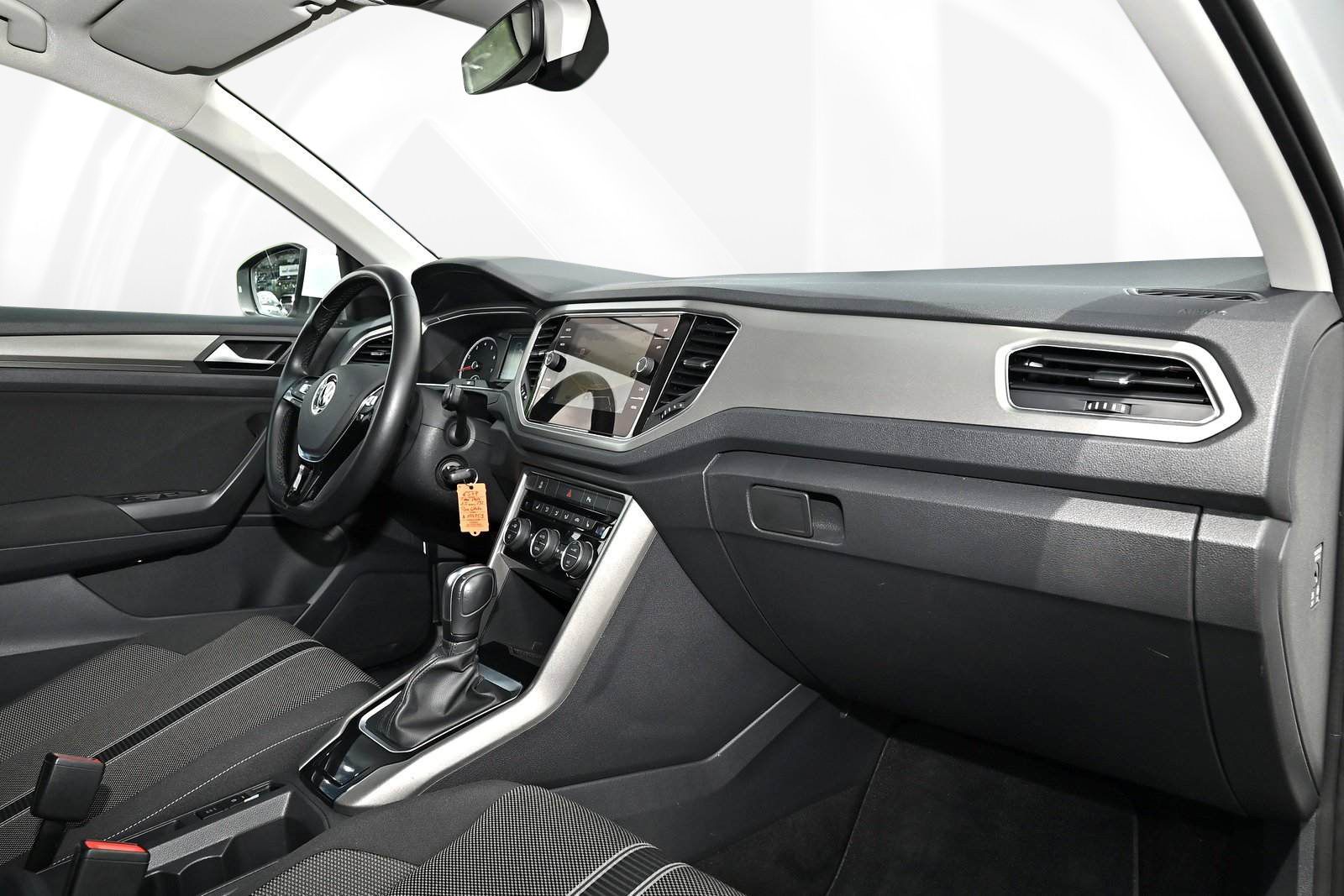 Volkswagen T-Roc 1.5 TSI DSG Style - Samsaru's Car Outlet