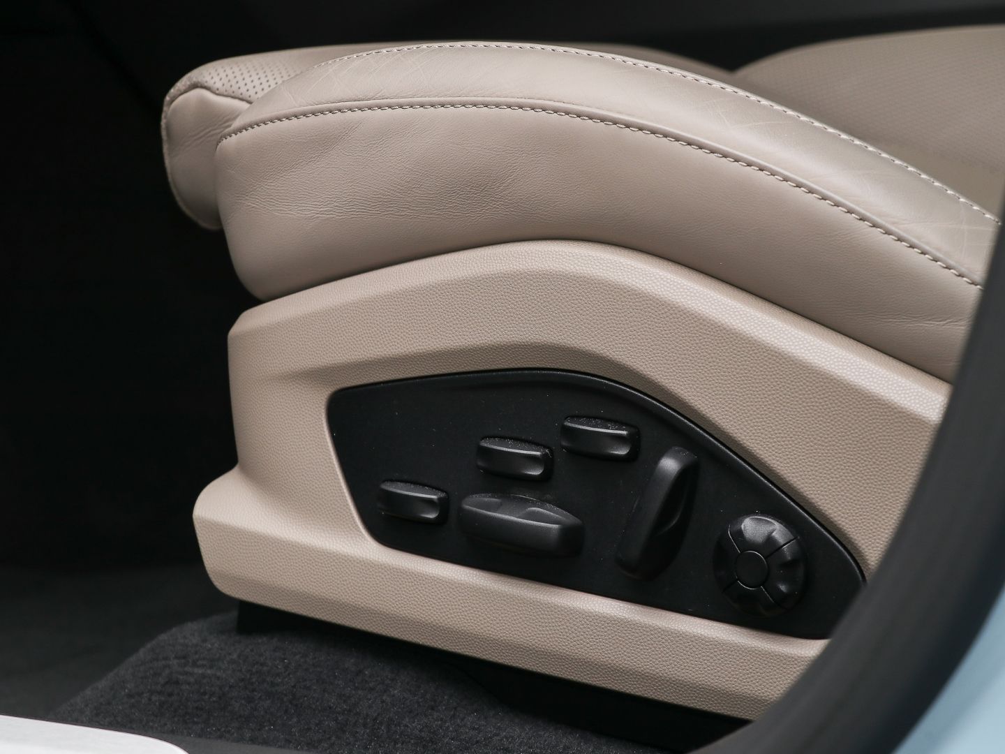 Porsche Macan Turbo InnoDrive HA-Lenkung Surround View
