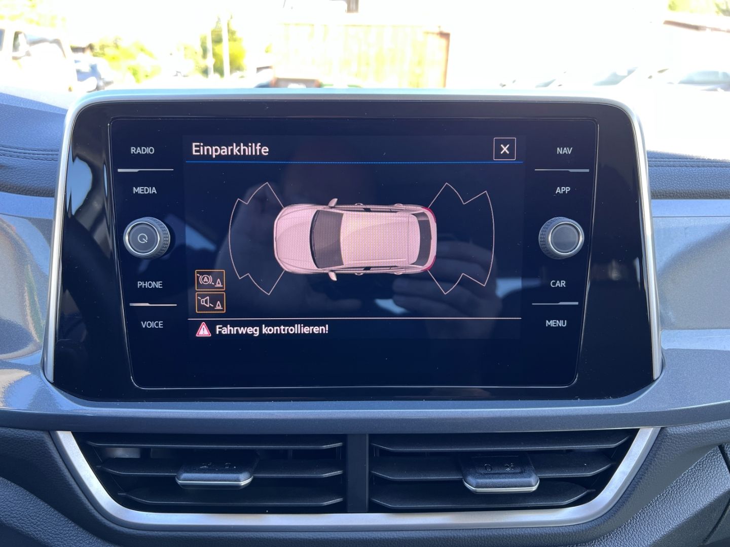 Volkswagen T-Roc 1.0 TSI Style - Samsaru's Car Outlet