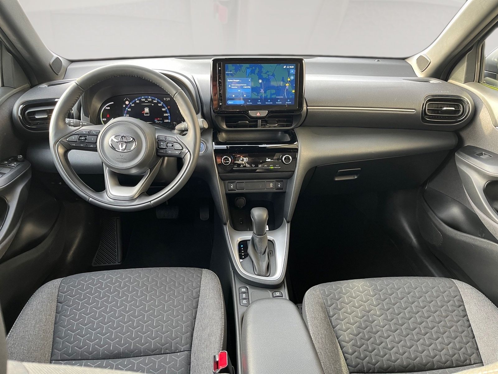 Toyota Yaris Cross 1.5 Hybrid Team D Winter Safety
