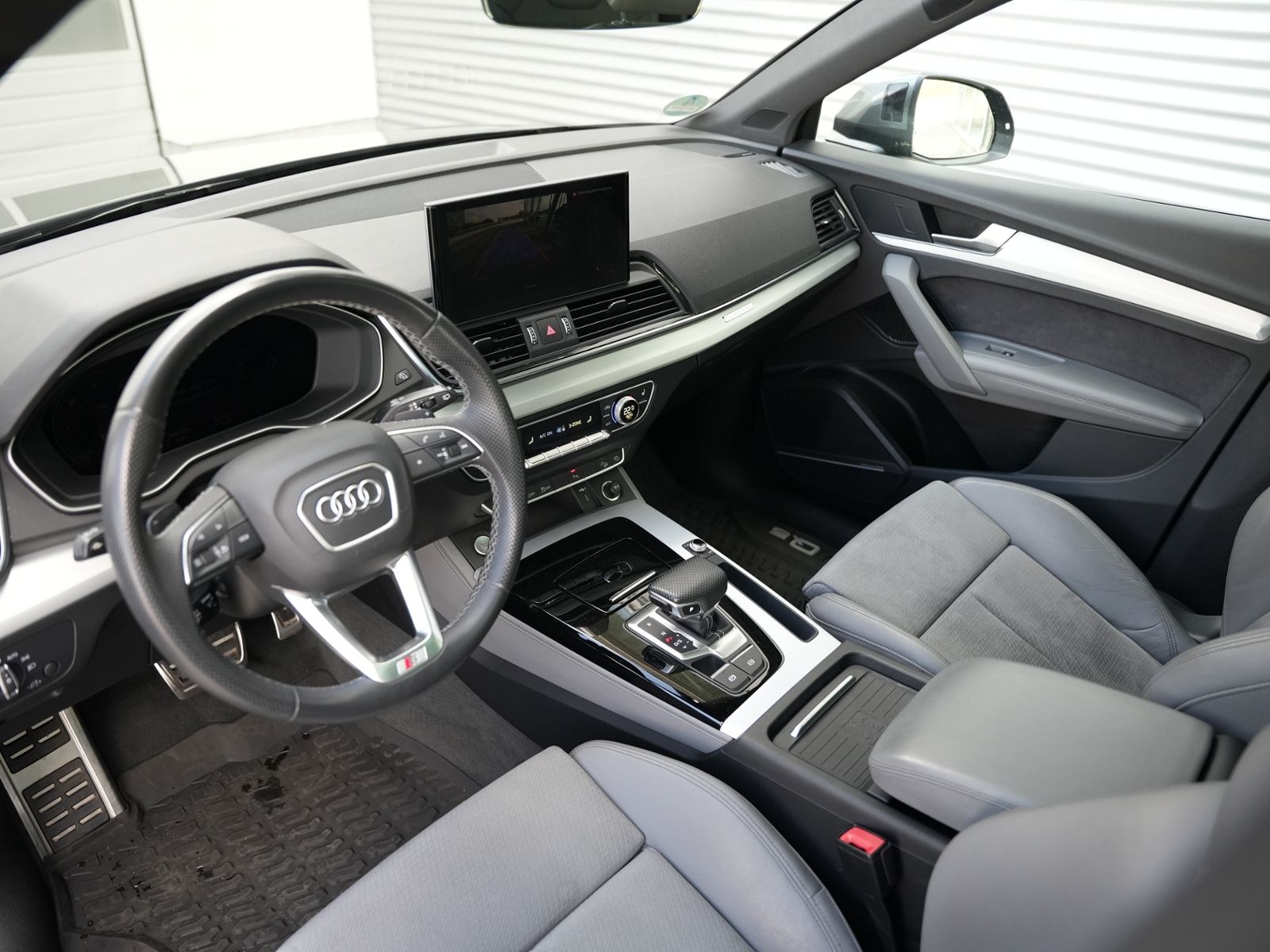 Audi Q5 40 TDI quattro S line - Samsaru's Car Outlet