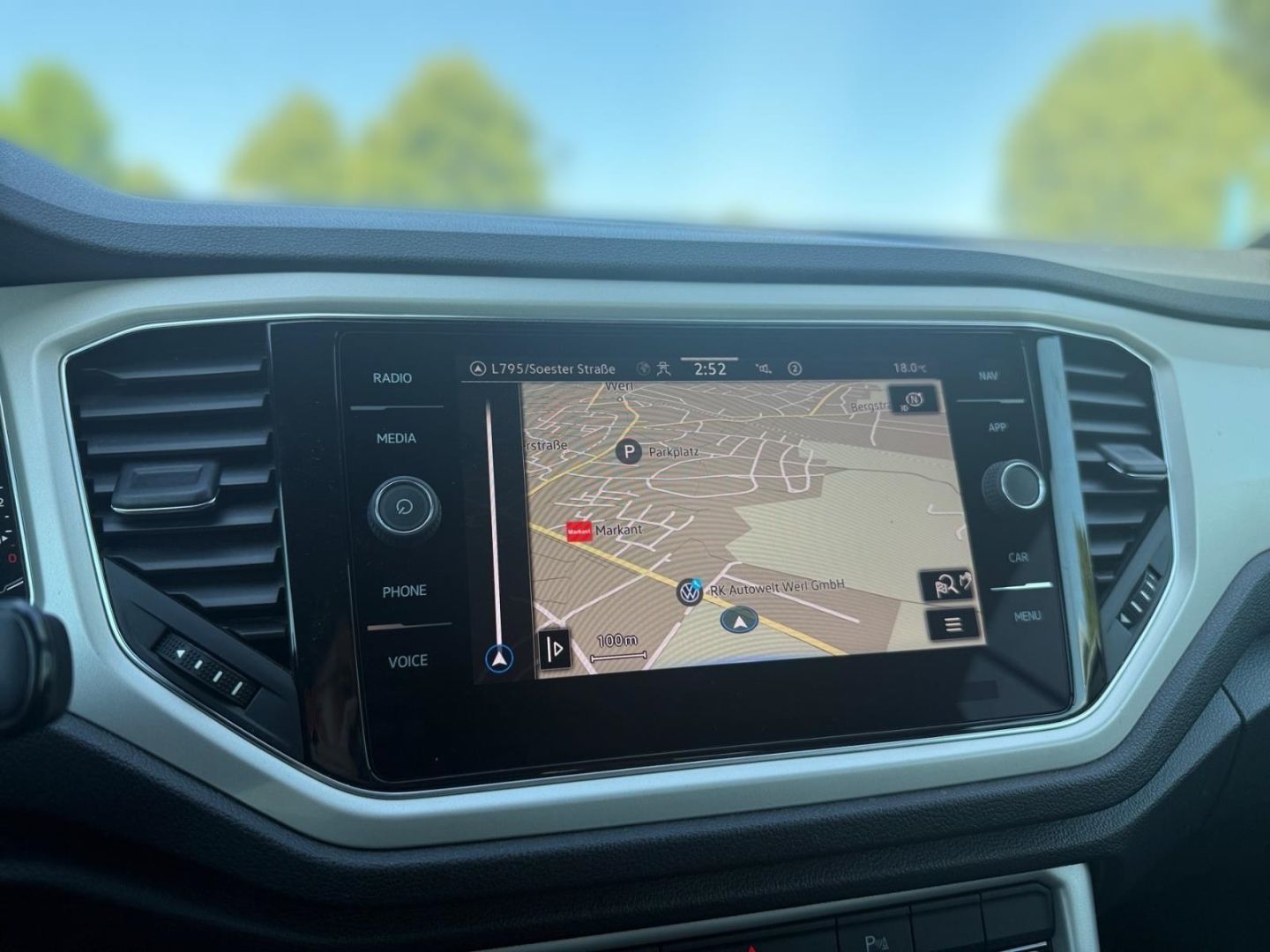 Volkswagen T-Roc Style 1.5 TSI - Samsaru's Car Outlet