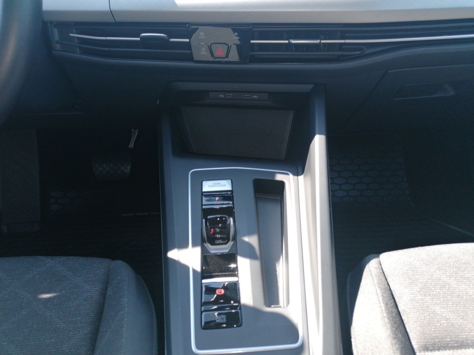 Volkswagen Golf VIII 2.0TDI Life DSG - Samsaru's Car Outlet