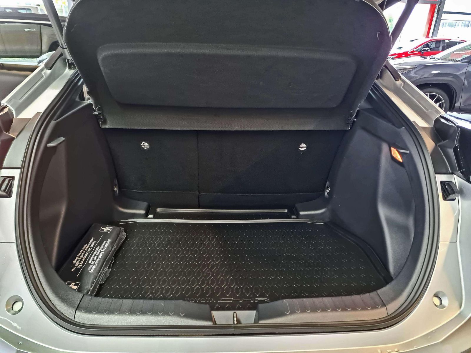 Toyota C-HR C-HR 1.8 Hybrid Team Deutschland + Allwette