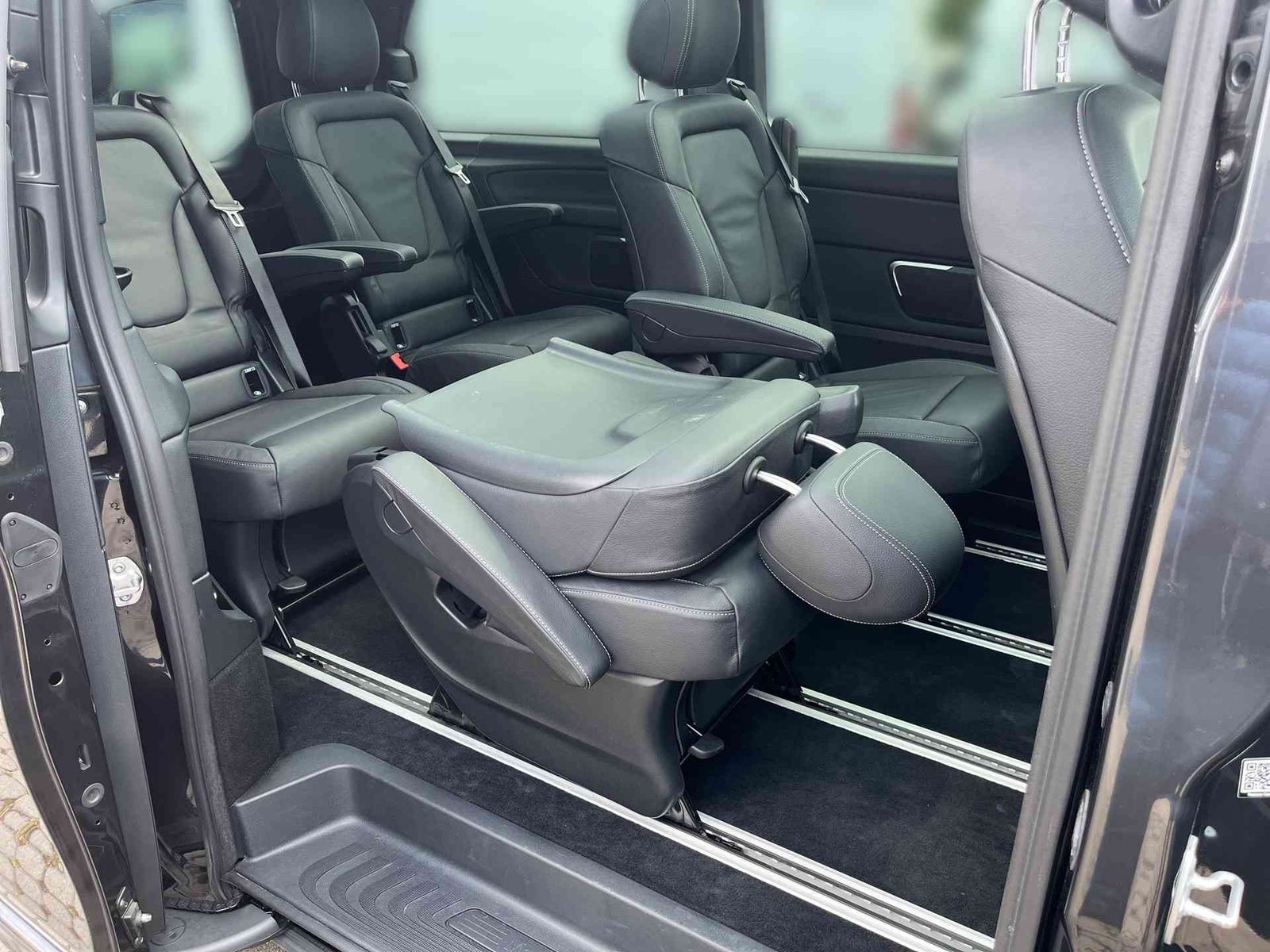 Mercedes-Benz V 300 AMG 4MATIC - Samsaru's Car Outlet