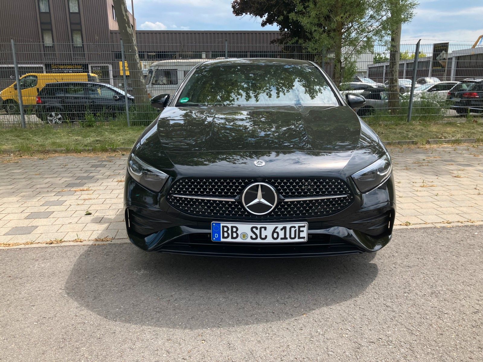 Mercedes-Benz A 250 e Limousine - Samsaru's Car Outlet