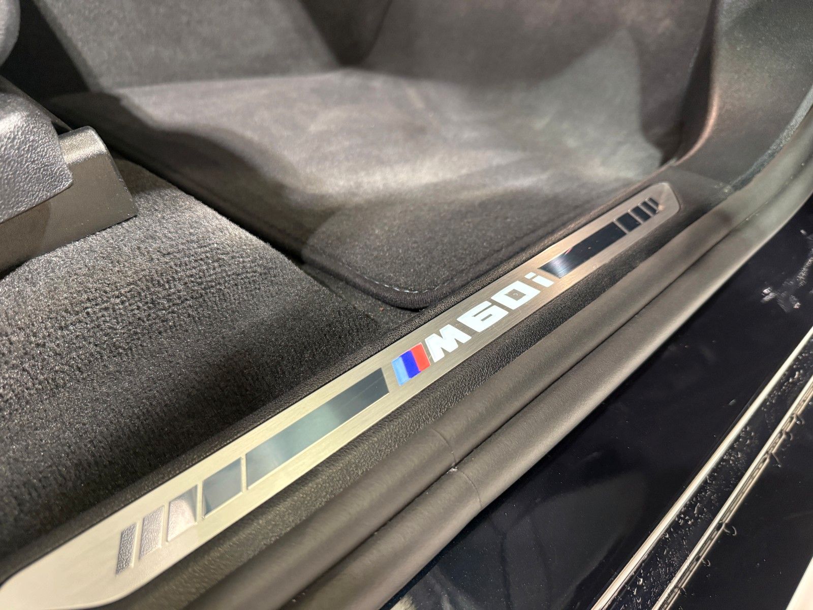 BMW X5 M60i xDrive Standhzg AHK ACC 360° HUD HK Pano