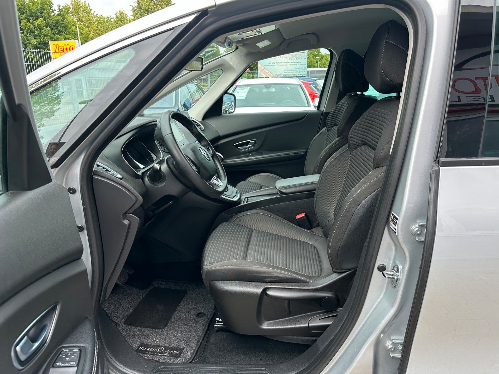 Renault Grand Scenic 160 EDC - Samsaru's Car Outlet