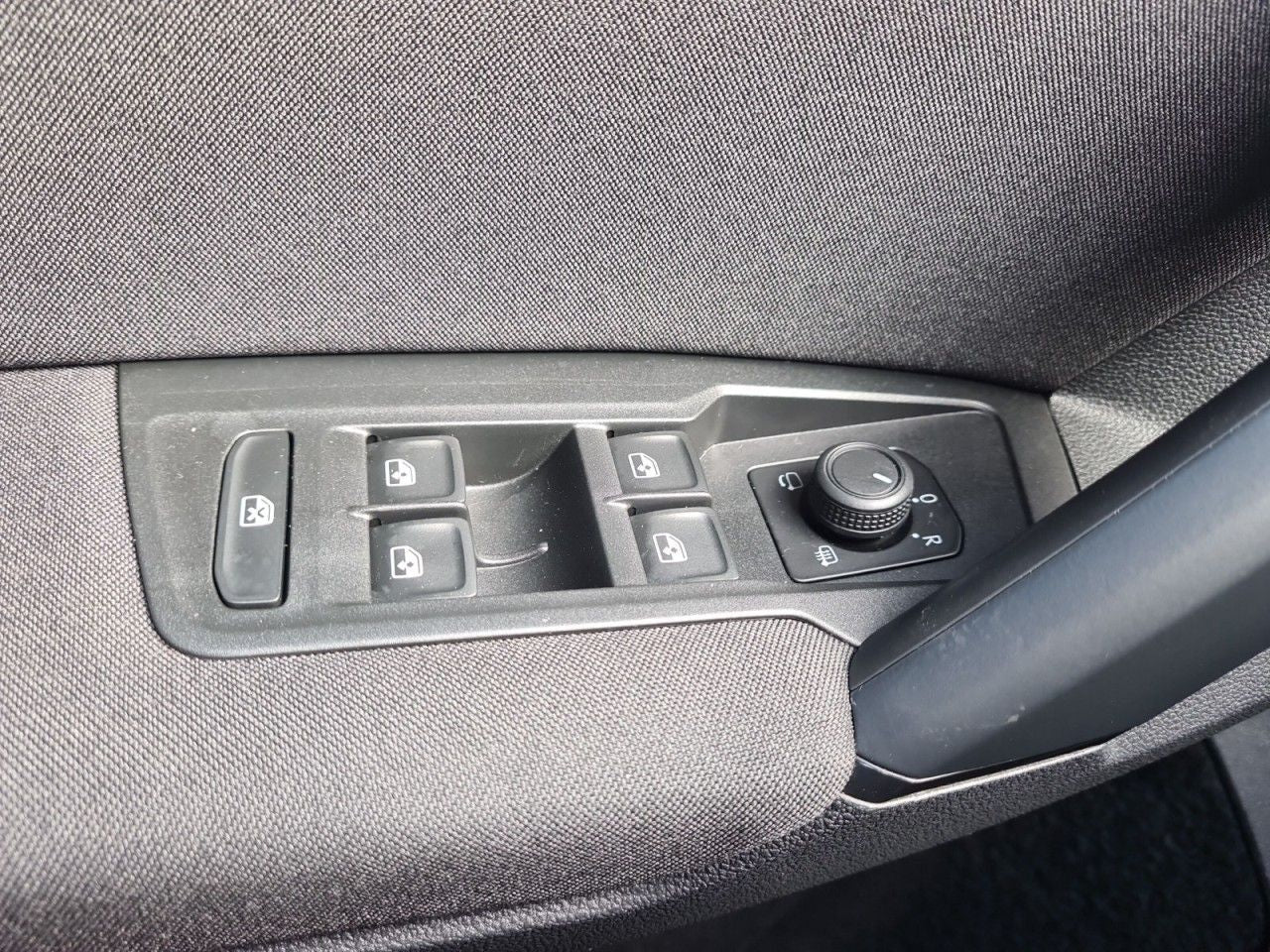 Volkswagen Tiguan 1.5 TSI Life - Samsaru's Car Outlet