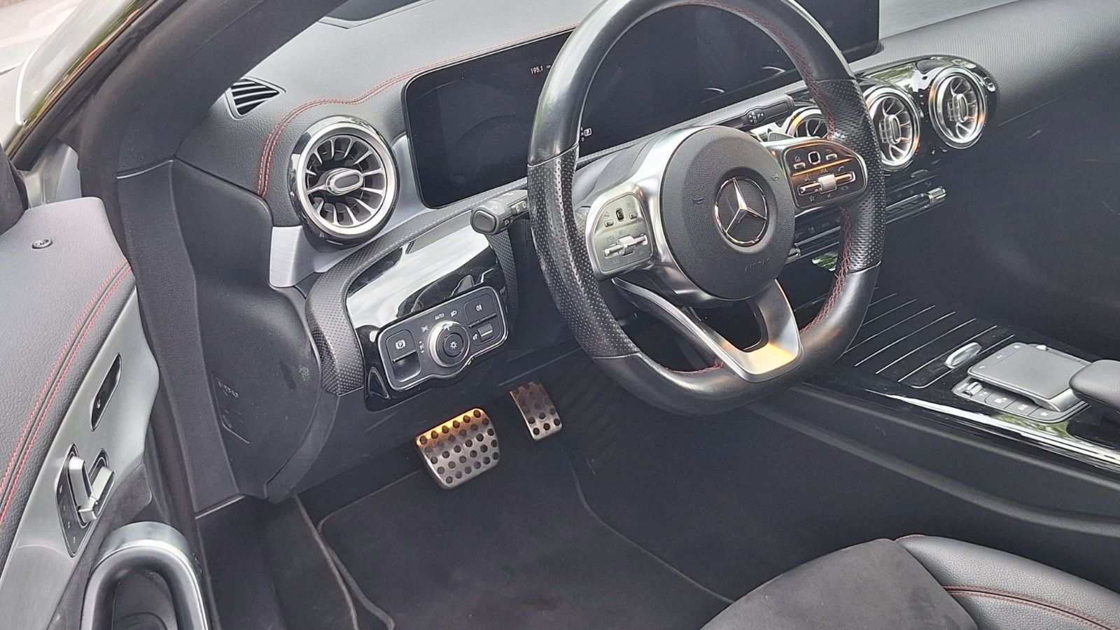 Mercedes-Benz CLA 220 d 4M AMG Line - Samsaru's Car Outlet