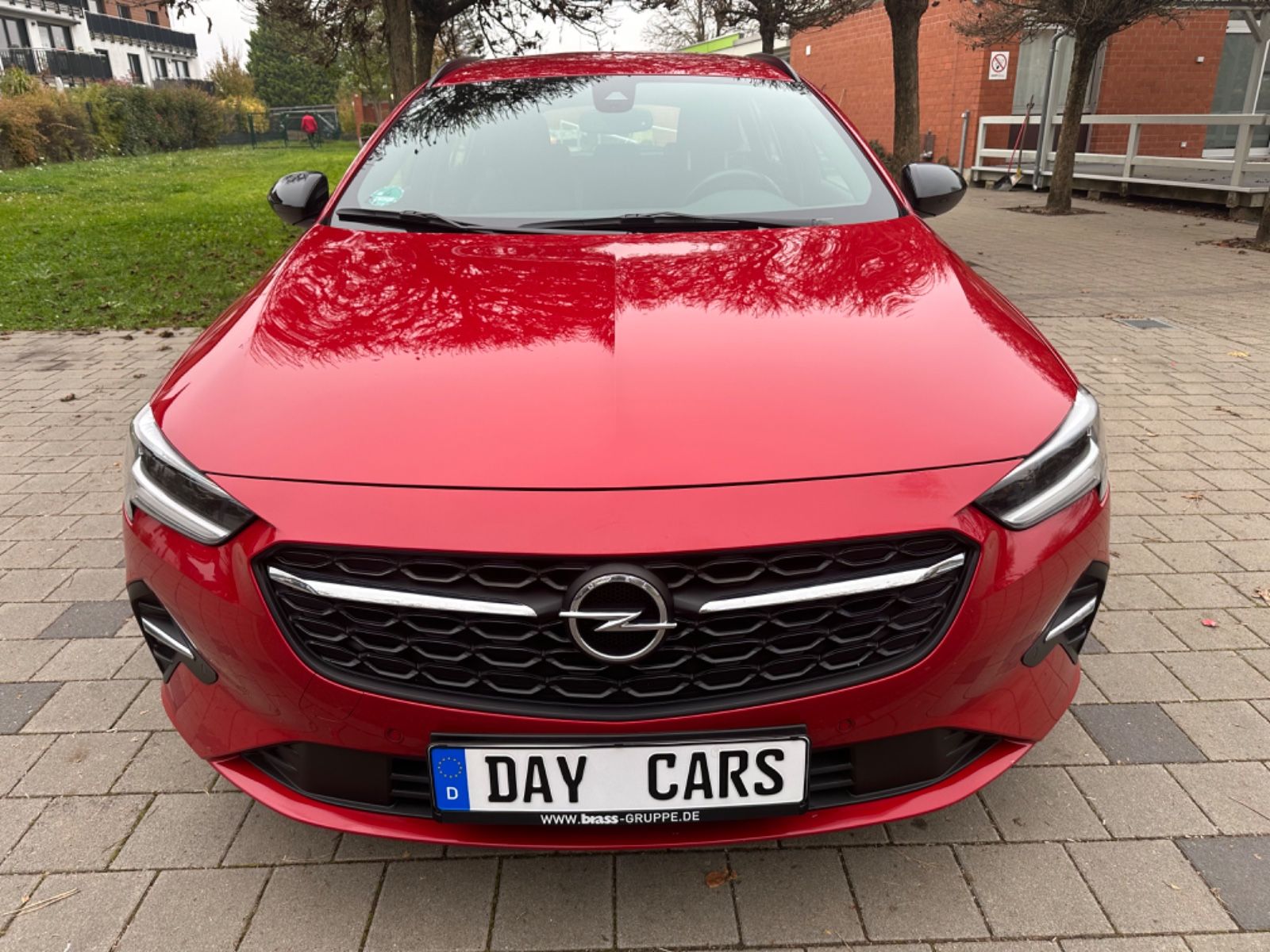 Opel Insignia Sports Business - Samsaru's Car Outlet