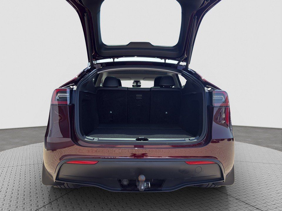 Tesla Model Y LONG RANGE+AHK+AWD+SPURWECHSEL+PANO