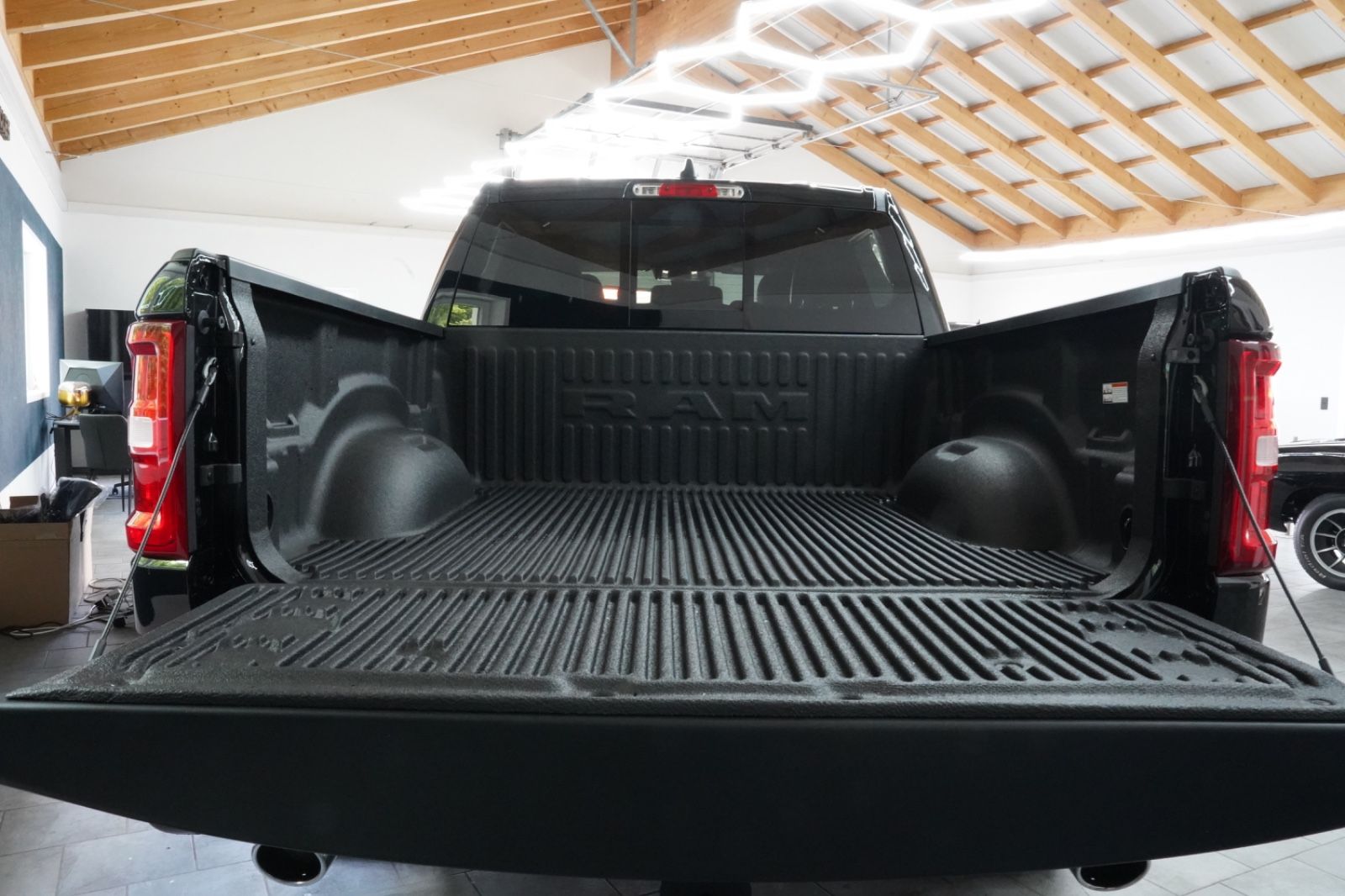 Dodge Sport 3.0 420 PS Black