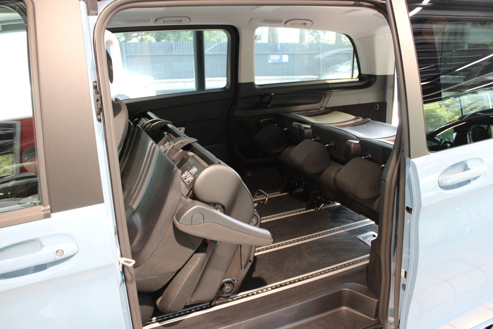Mercedes-Benz V 250d STYLE - Samsaru's Car Outlet