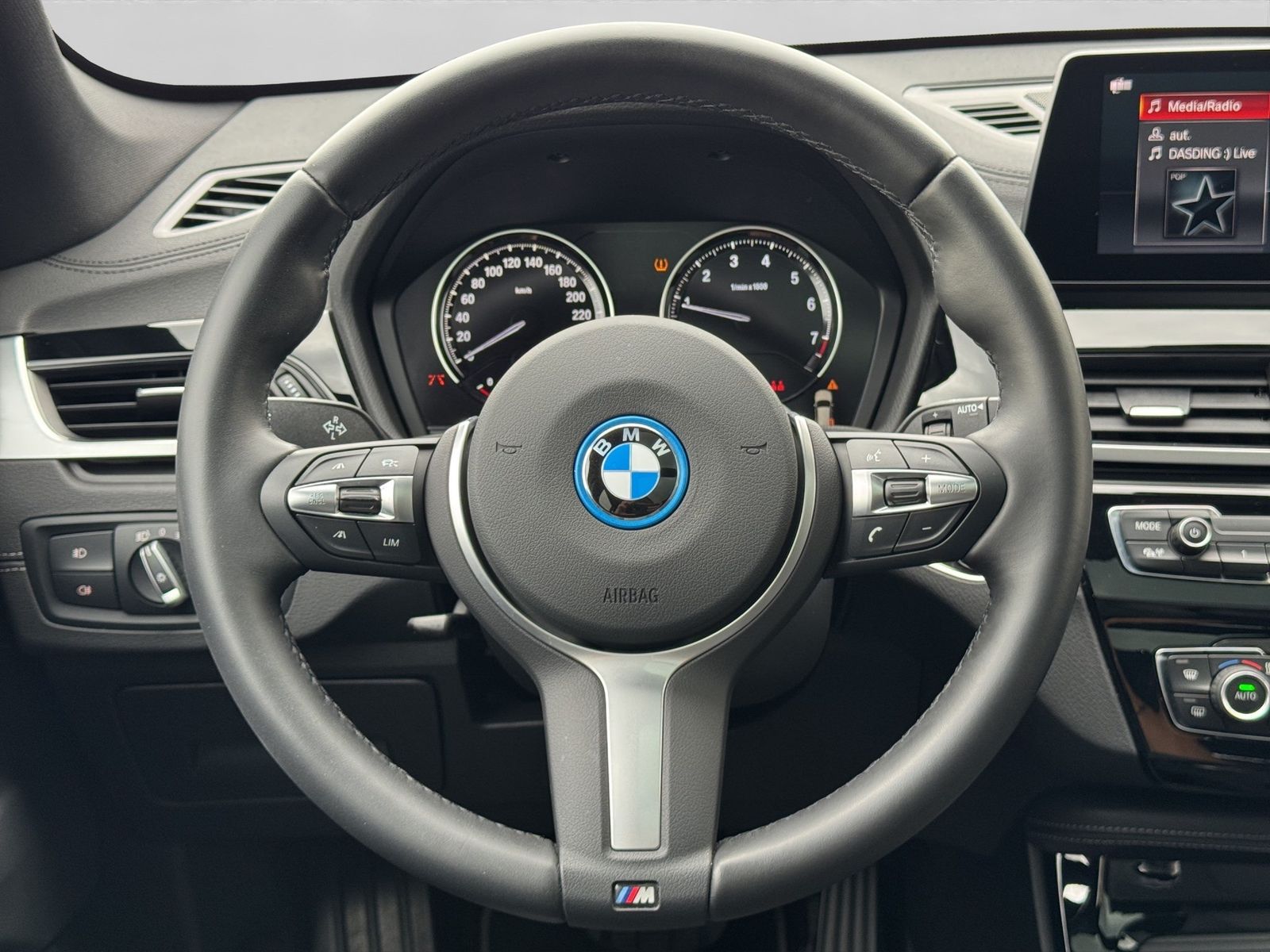 BMW X1 xDrive25e Sport Line - Samsaru's Car Outlet