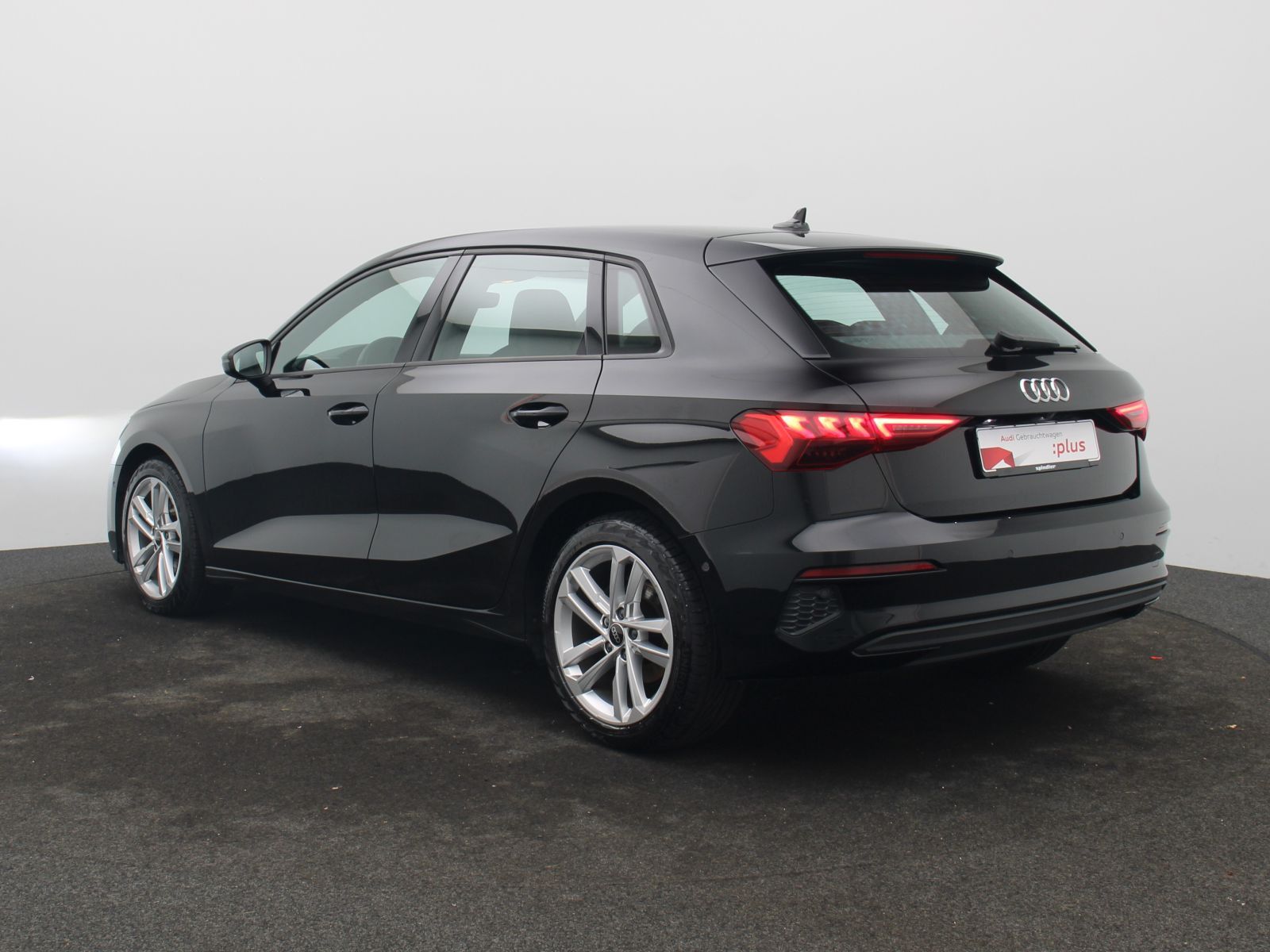 Audi A3 Sportback S-Line 30 TDI S-tronic / LED, RFK