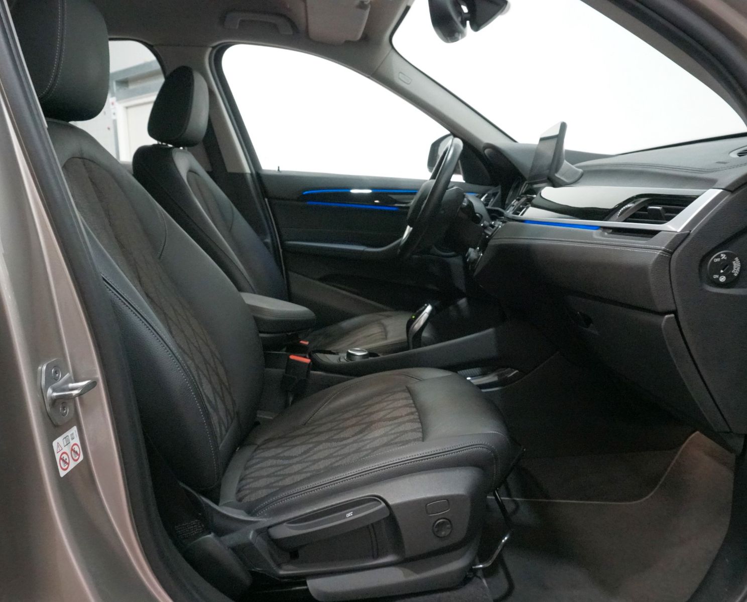 BMW X1 xDrive 20 d xLine - Samsaru's Car Outlet
