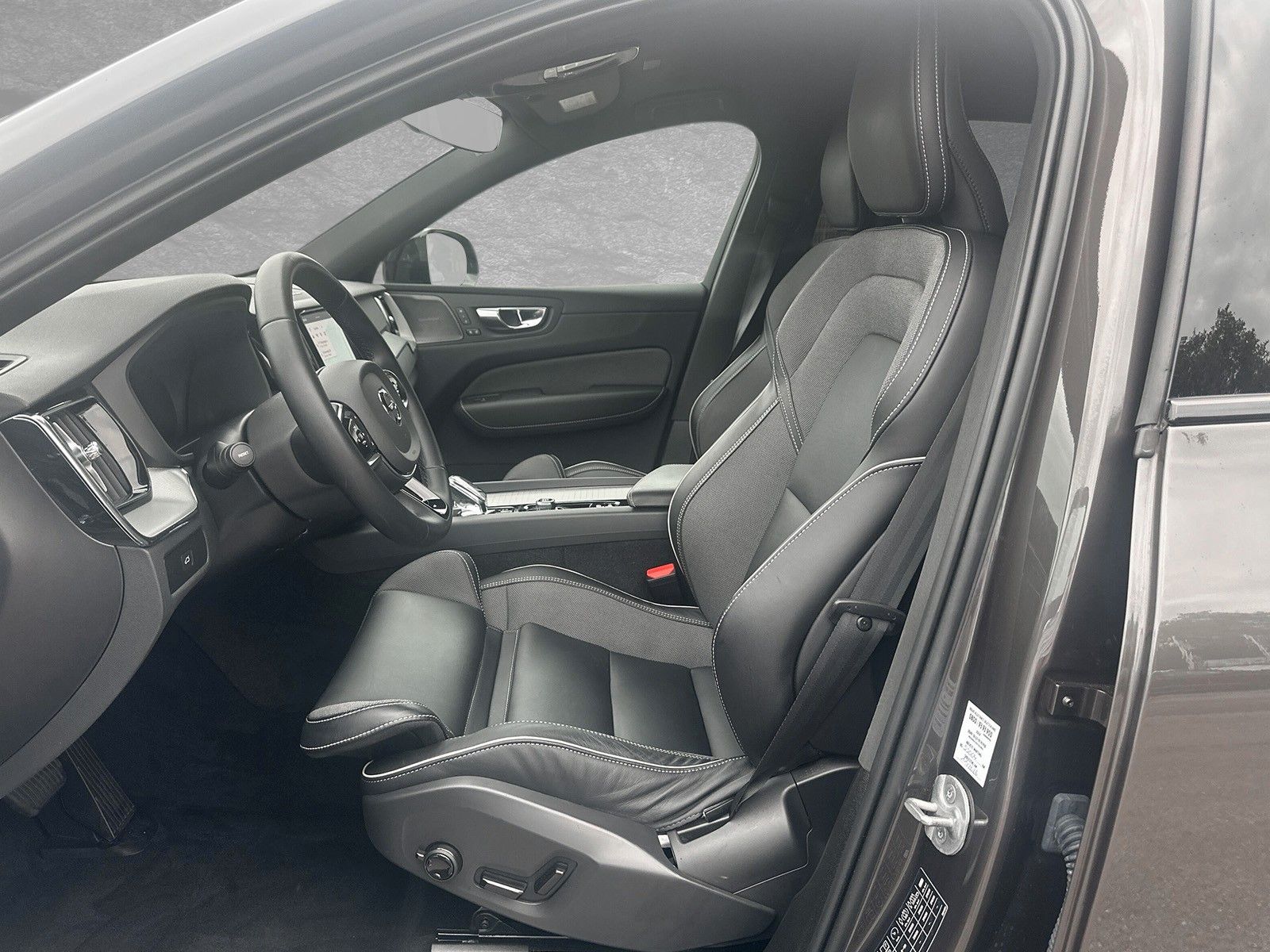 Volvo XC60 B4 Mild-Hybrid Plus Dark ACC BLIS LED