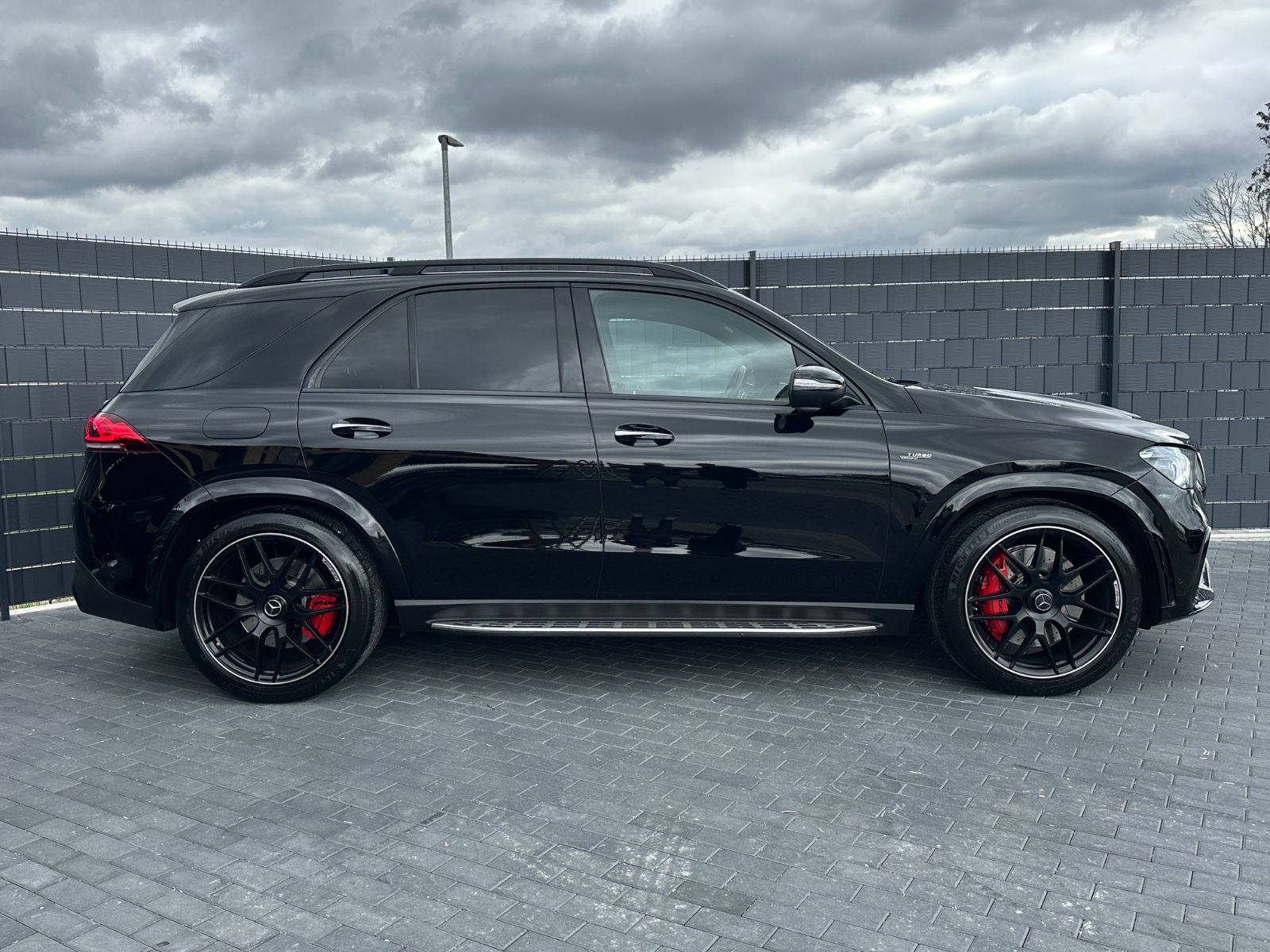Mercedes-Benz GLE 53 AMG 4M+*9G*DISTR*STHZ*WIDE*TV*7-SITZE*LED