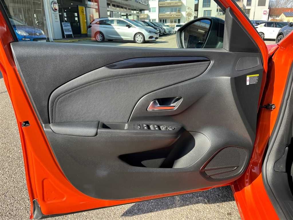 Opel Corsa -e Elegance - Samsaru's Car Outlet