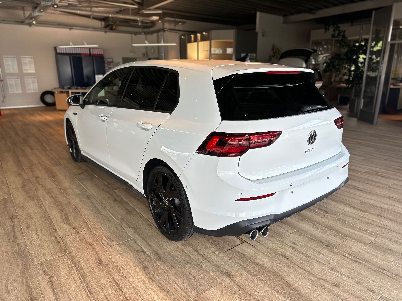 Volkswagen Golf 8 Lim. GTD - Samsaru's Car Outlet