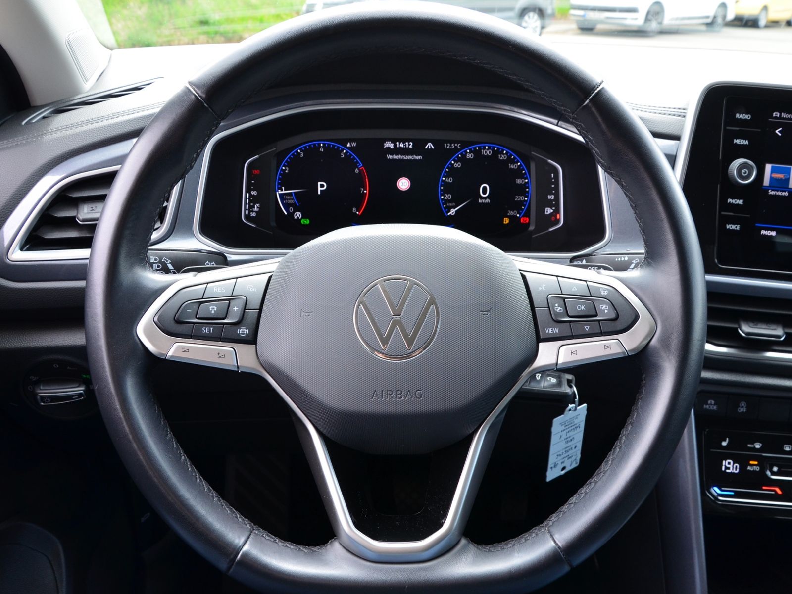 Volkswagen T-Roc PA Style 1.5 TSI - Samsaru's Car Outlet