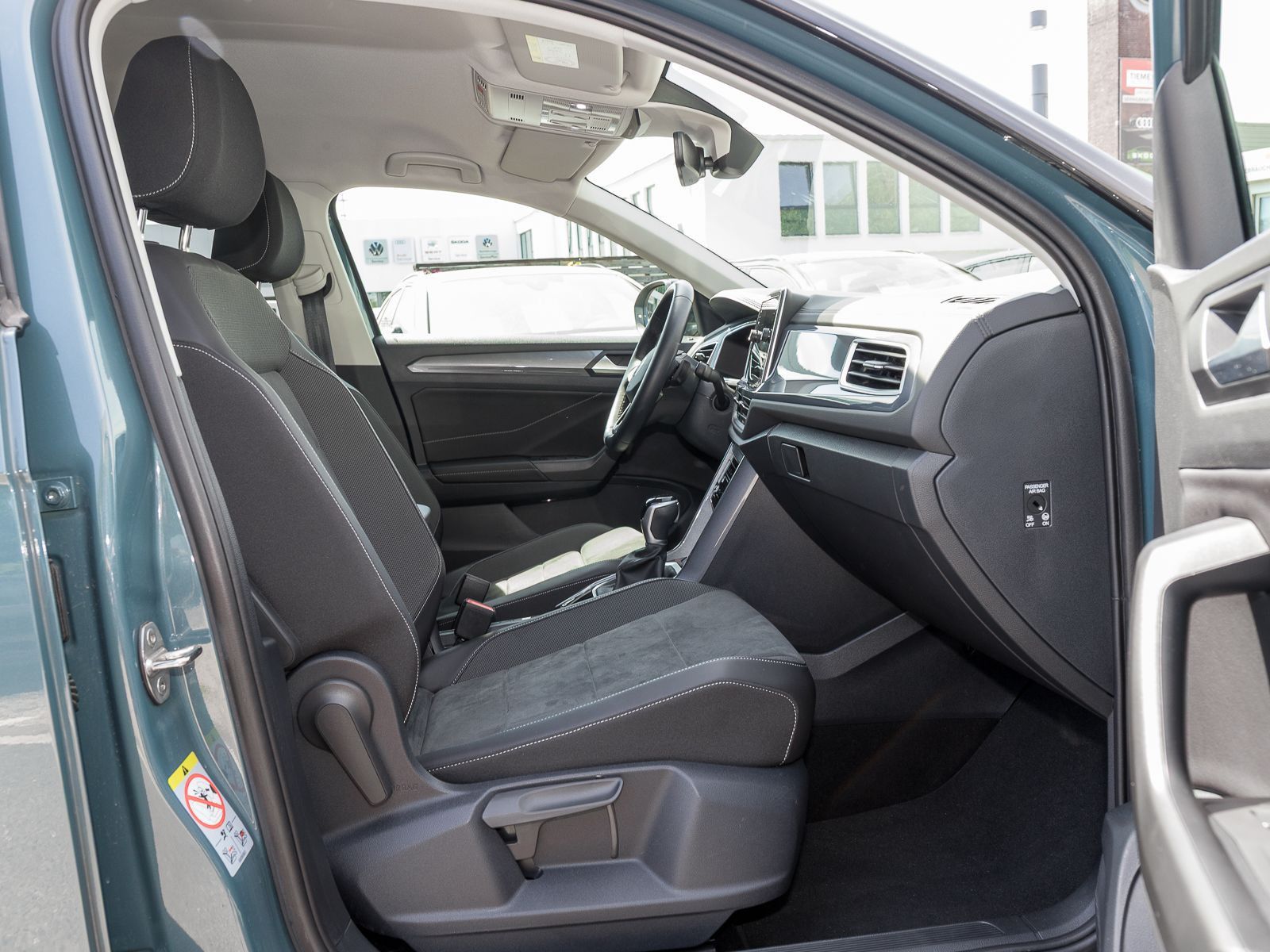 Volkswagen T-Roc 1.5 TSI DSG STYLE - Samsaru's Car Outlet