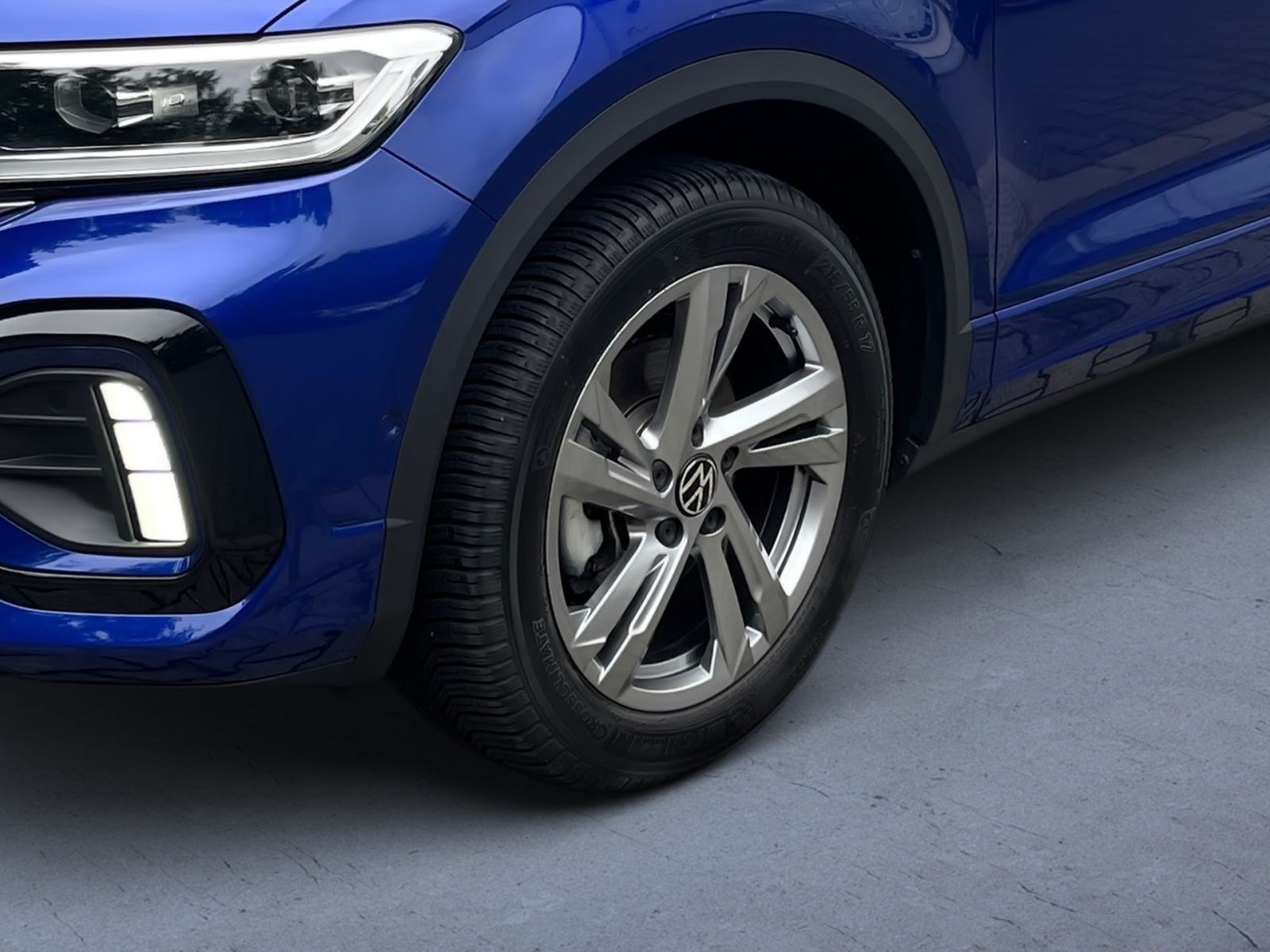 Volkswagen T-Roc 1.0 TSI R-LINE - Samsaru's Car Outlet