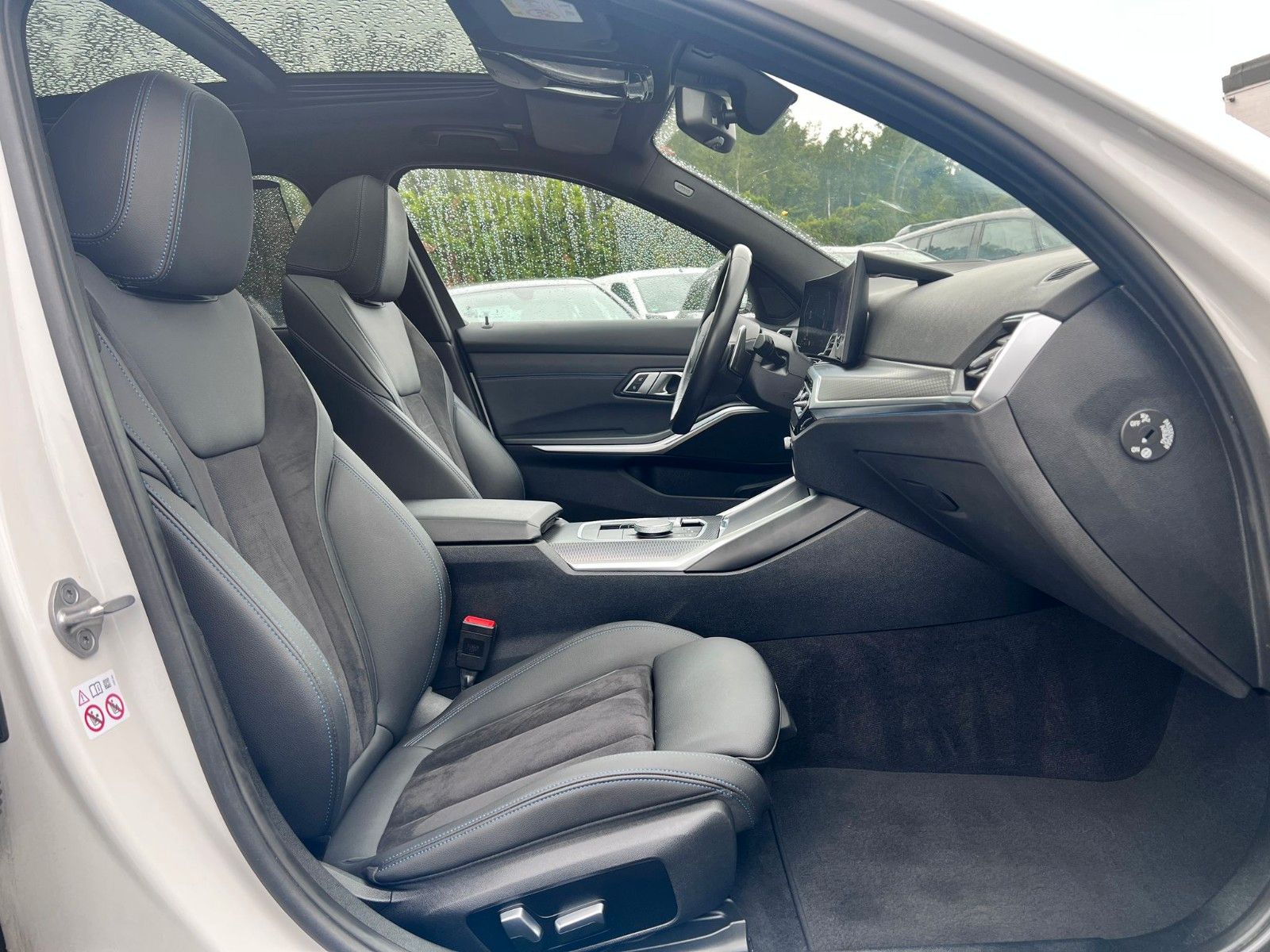 BMW 330i xDRIVE M SPORT - Samsaru's Car Outlet