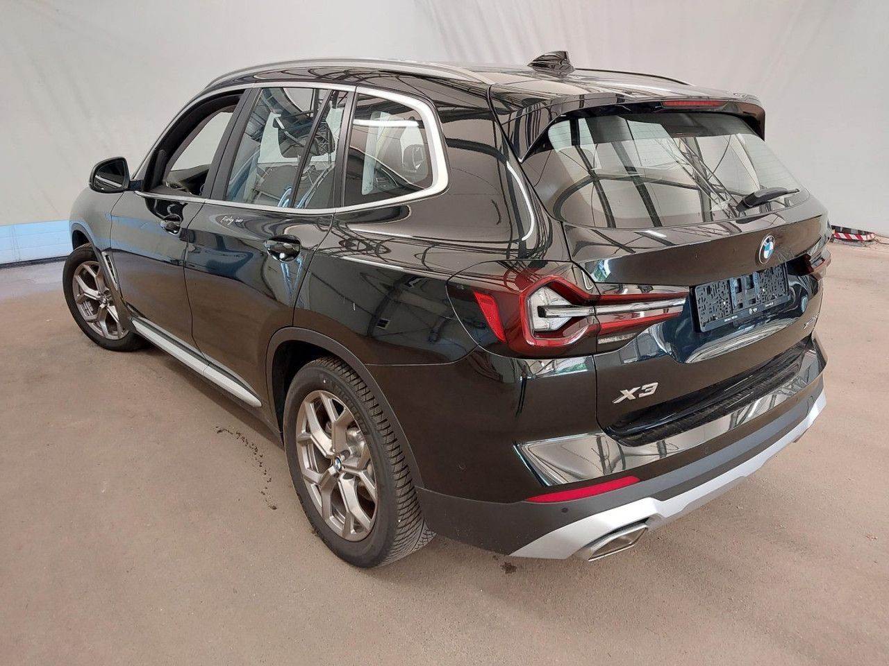BMW X3 xDrive20i - Samsaru's Car Outlet