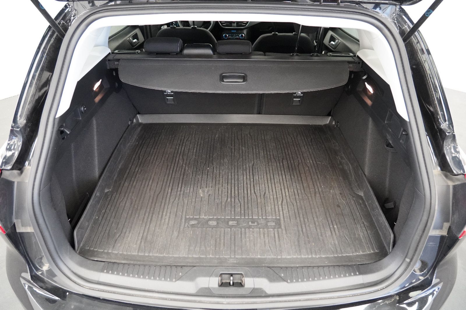 Ford Focus Turnier 1.5 Titanium - Samsaru's Car Outlet