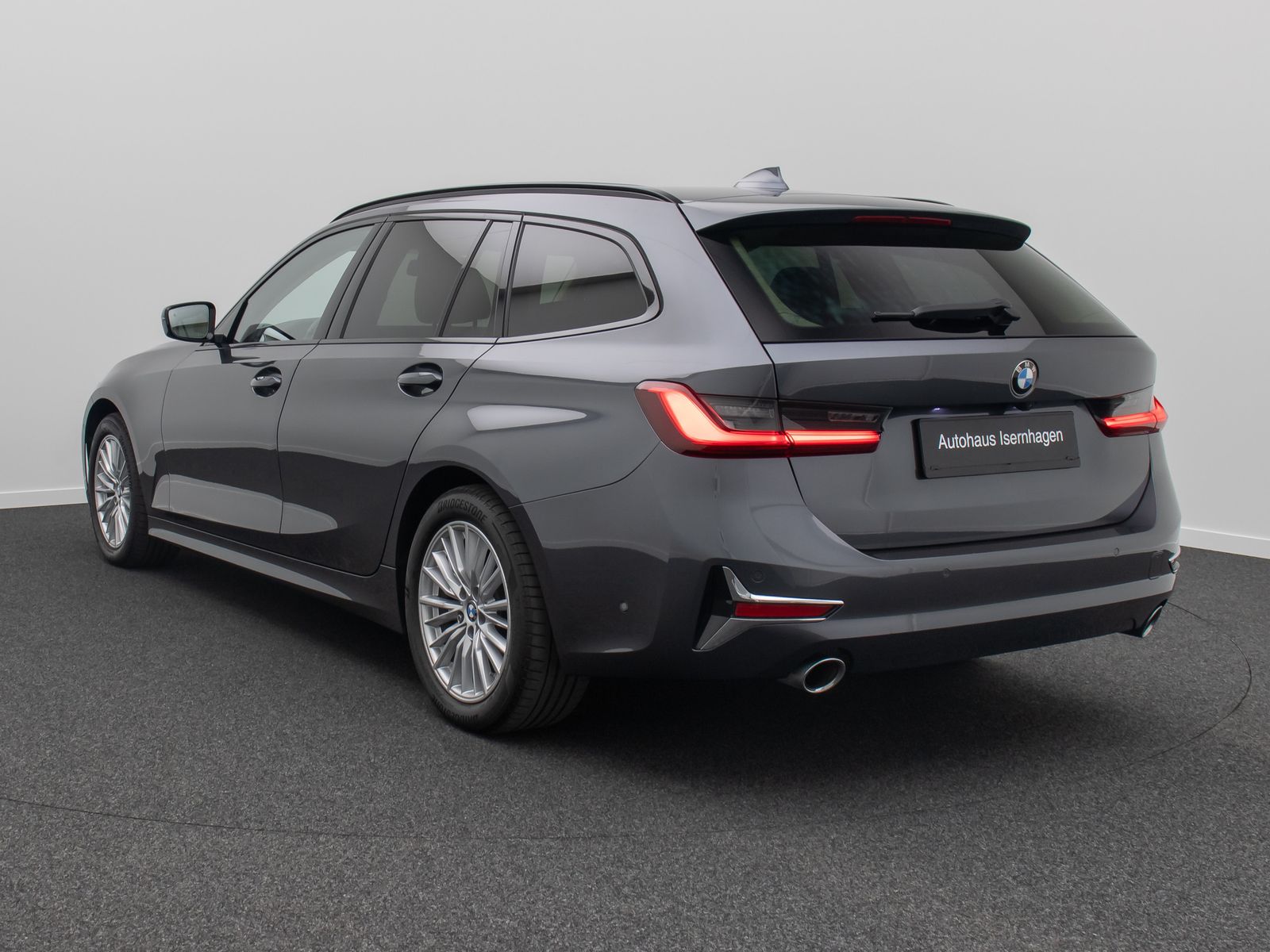 BMW 320d Luxury Line - Samsaru's Car Outlet
