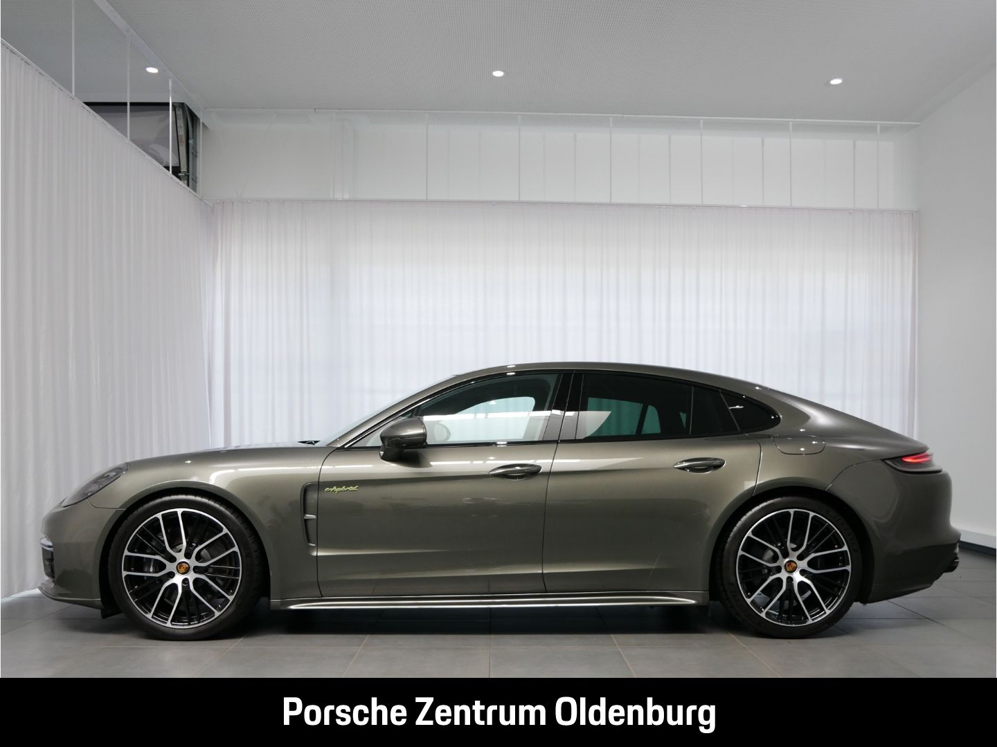 Porsche Panamera 4 E-Hybrid Platinum Edition Matrix LED