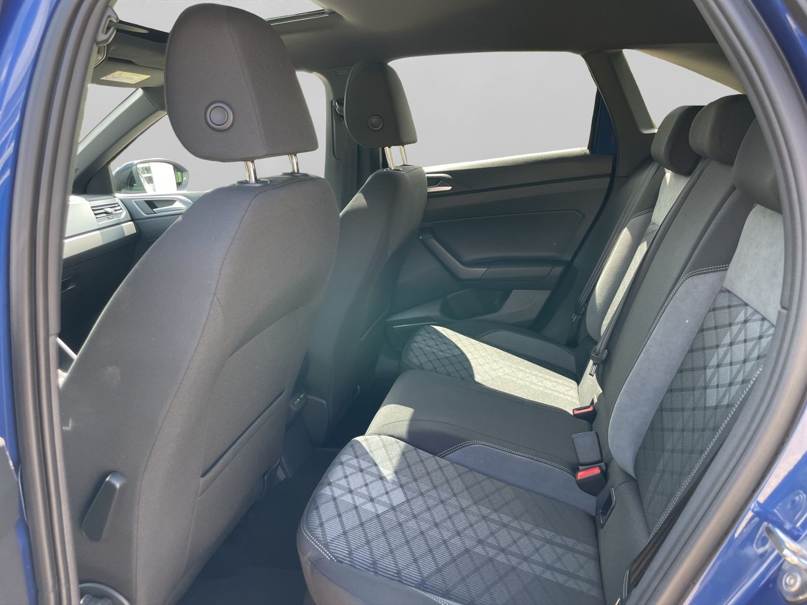 Volkswagen Taigo 1.5 TSI R-Line - Samsaru's Car Outlet