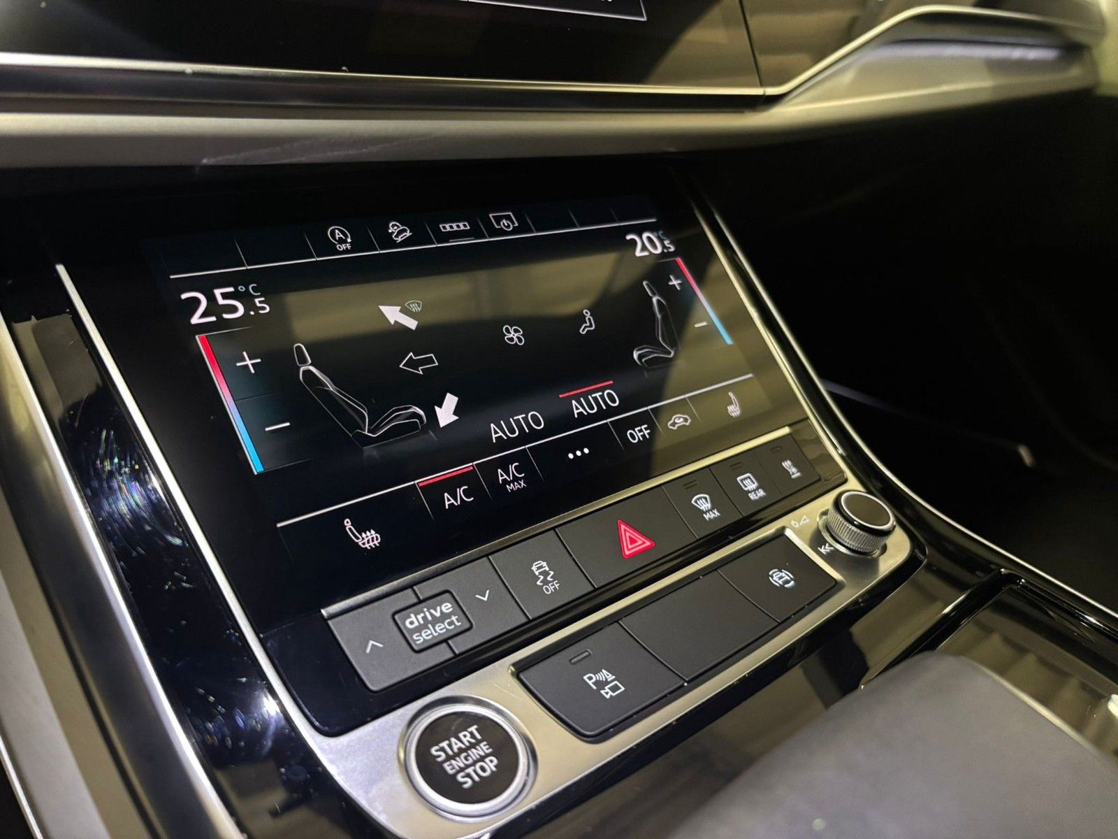 Audi Q8 50 TDI quattro S-LINE*AHK/STANDHEIZ.*