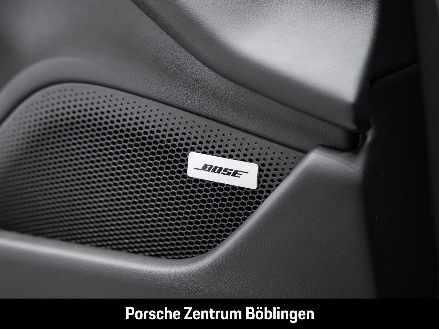 Porsche Taycan 4 Cross Turismo BOSE Panorama LED-Matrix