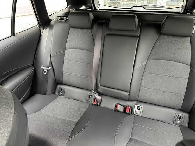 Toyota Corolla - 2.0 Hybrid Style  - Navi, PDC, KEY