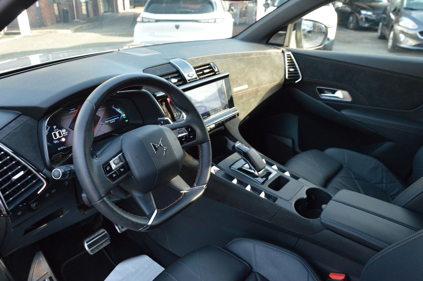 DS Automobiles DS 7 E-Tense 4x4 Perf."PANO"FOCAL"KEYLESS"KAMERA