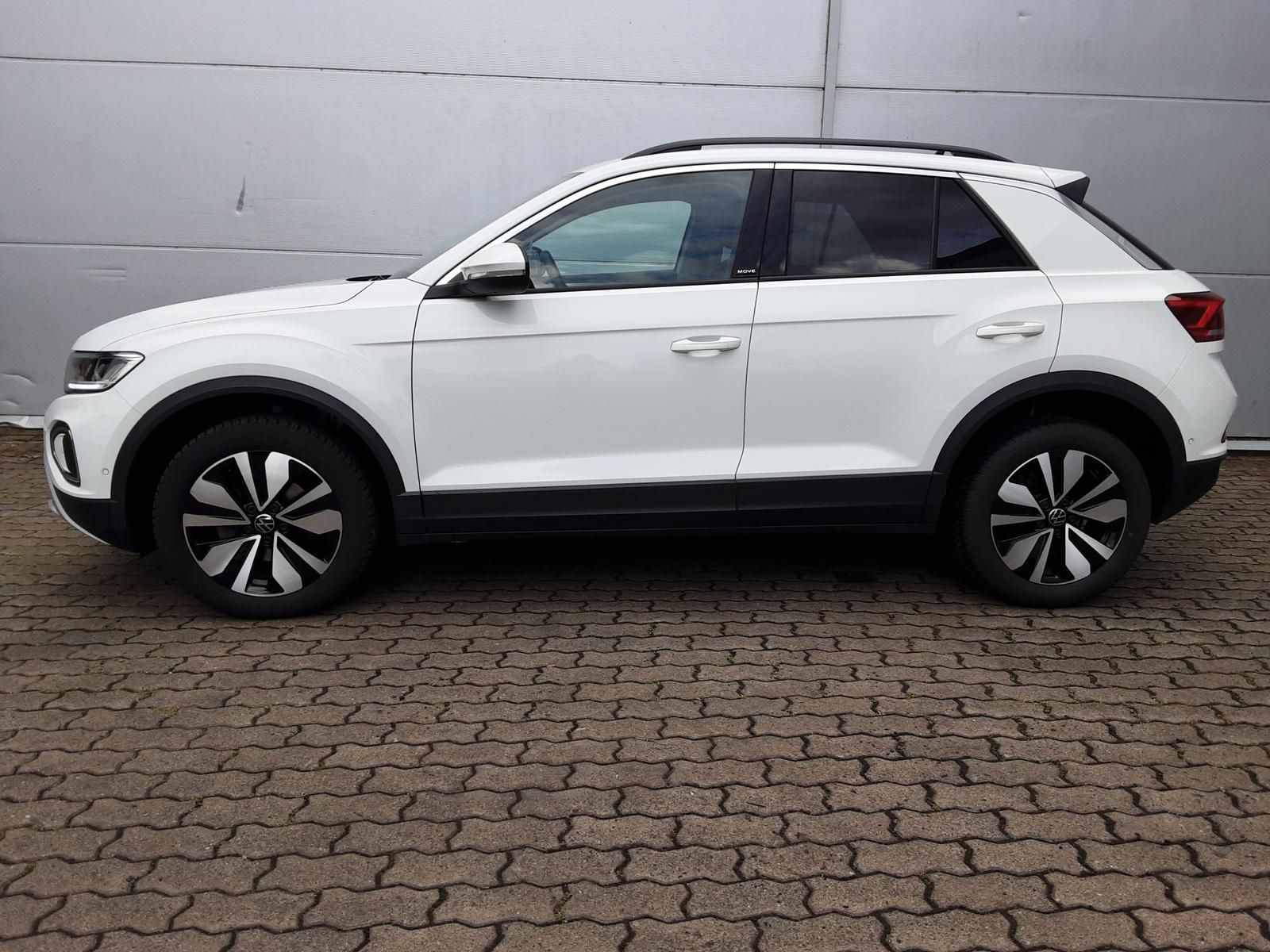 Volkswagen T-Roc Move 1.0 TSI - Samsaru's Car Outlet