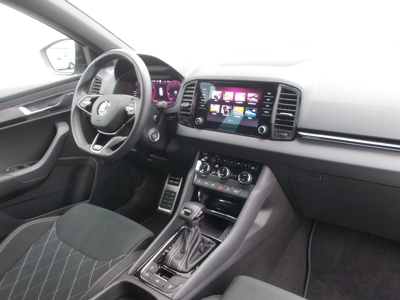 Skoda Karoq  1.5 TSI Sportline*DSG*Navi*LED *360° *AHK