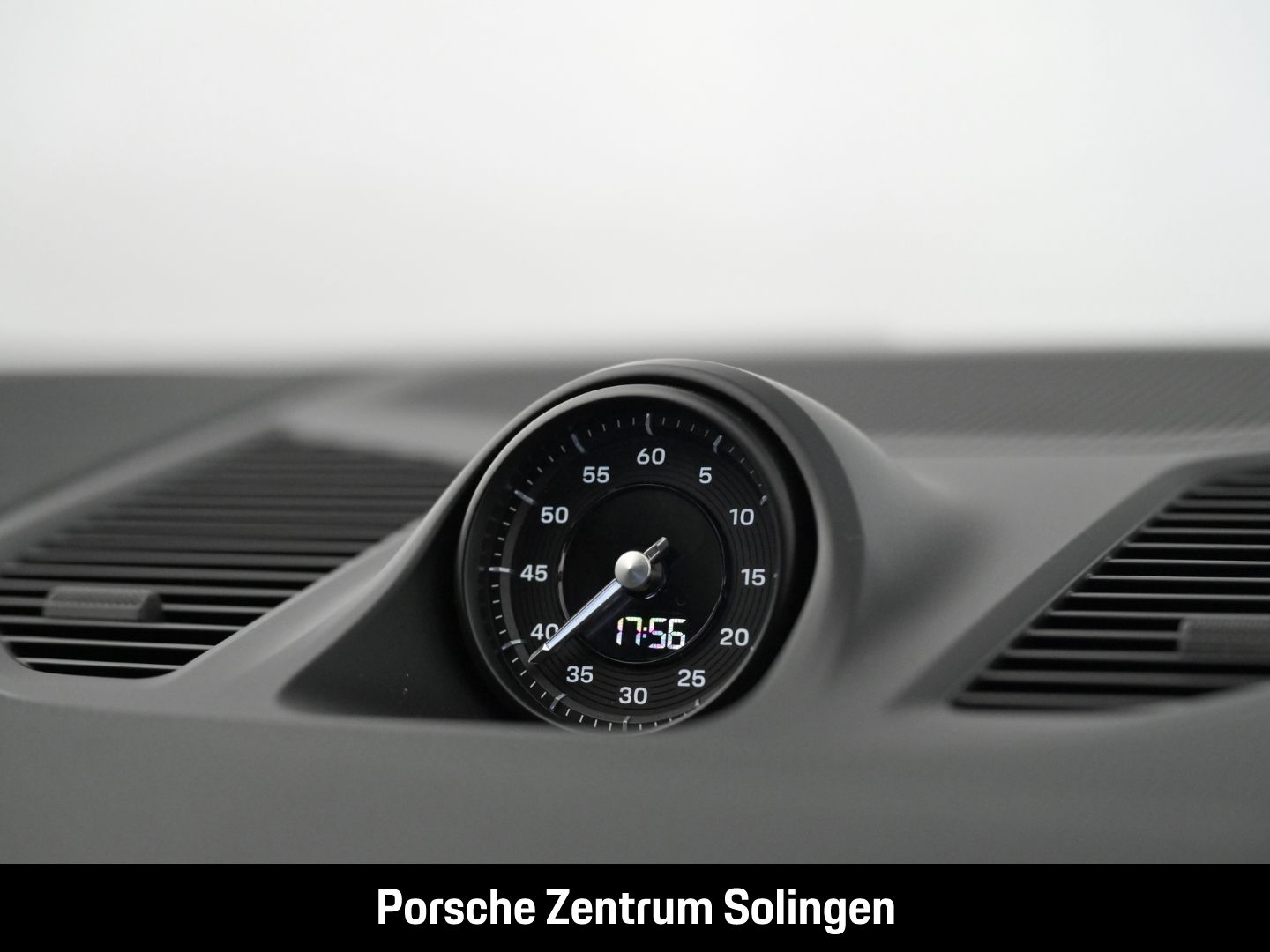 Porsche Cayenne E-Hybrid Panoramadach Bose Beifahrerdisp