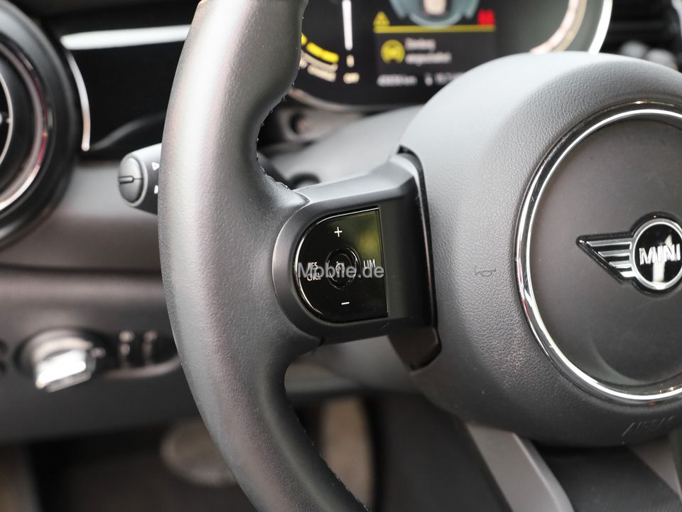 MINI Cooper SE Classic - Samsaru's Car Outlet