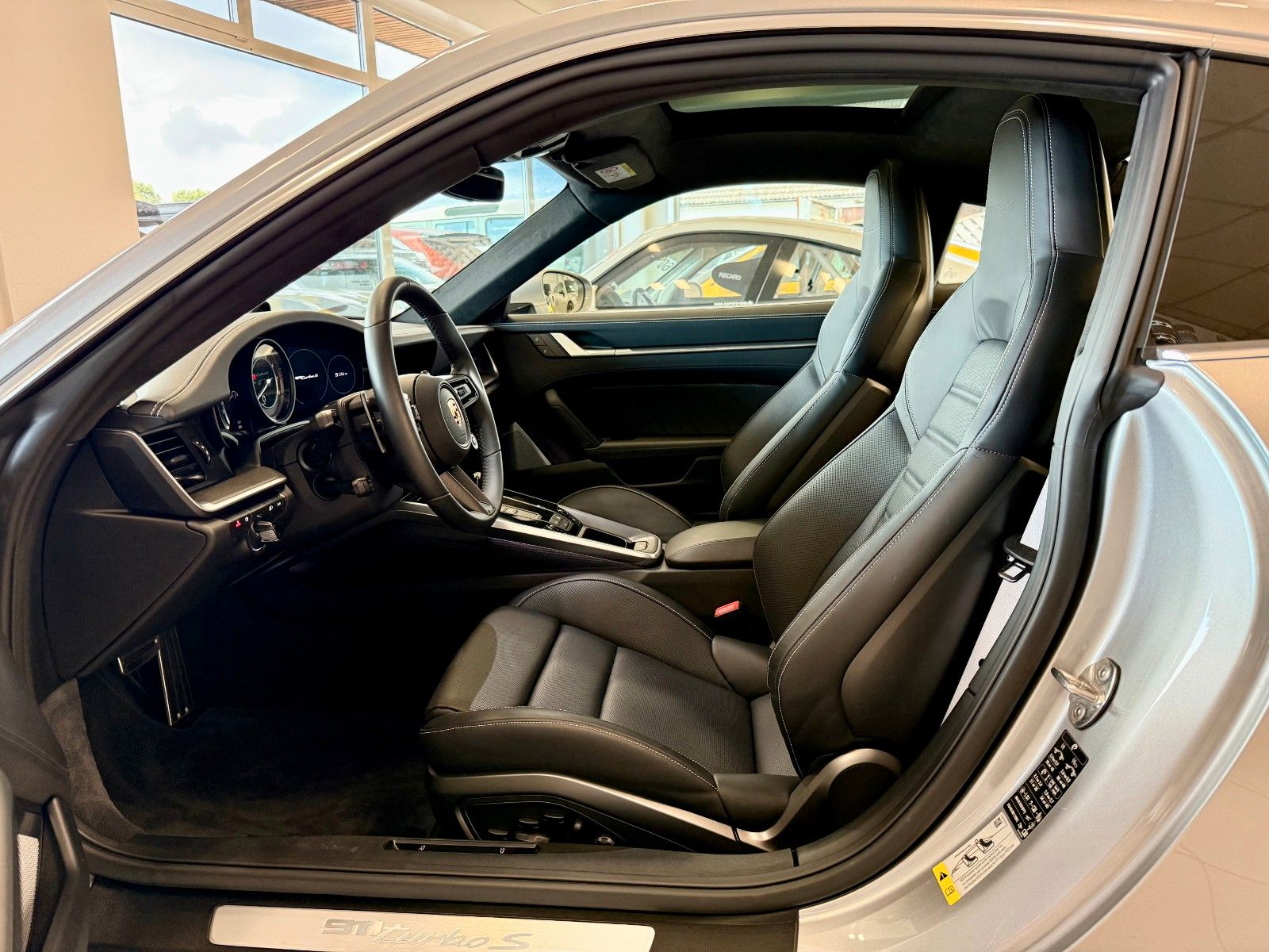 Porsche 911 992 Turbo S LIFT/SportDesign/Glasdach/ACC