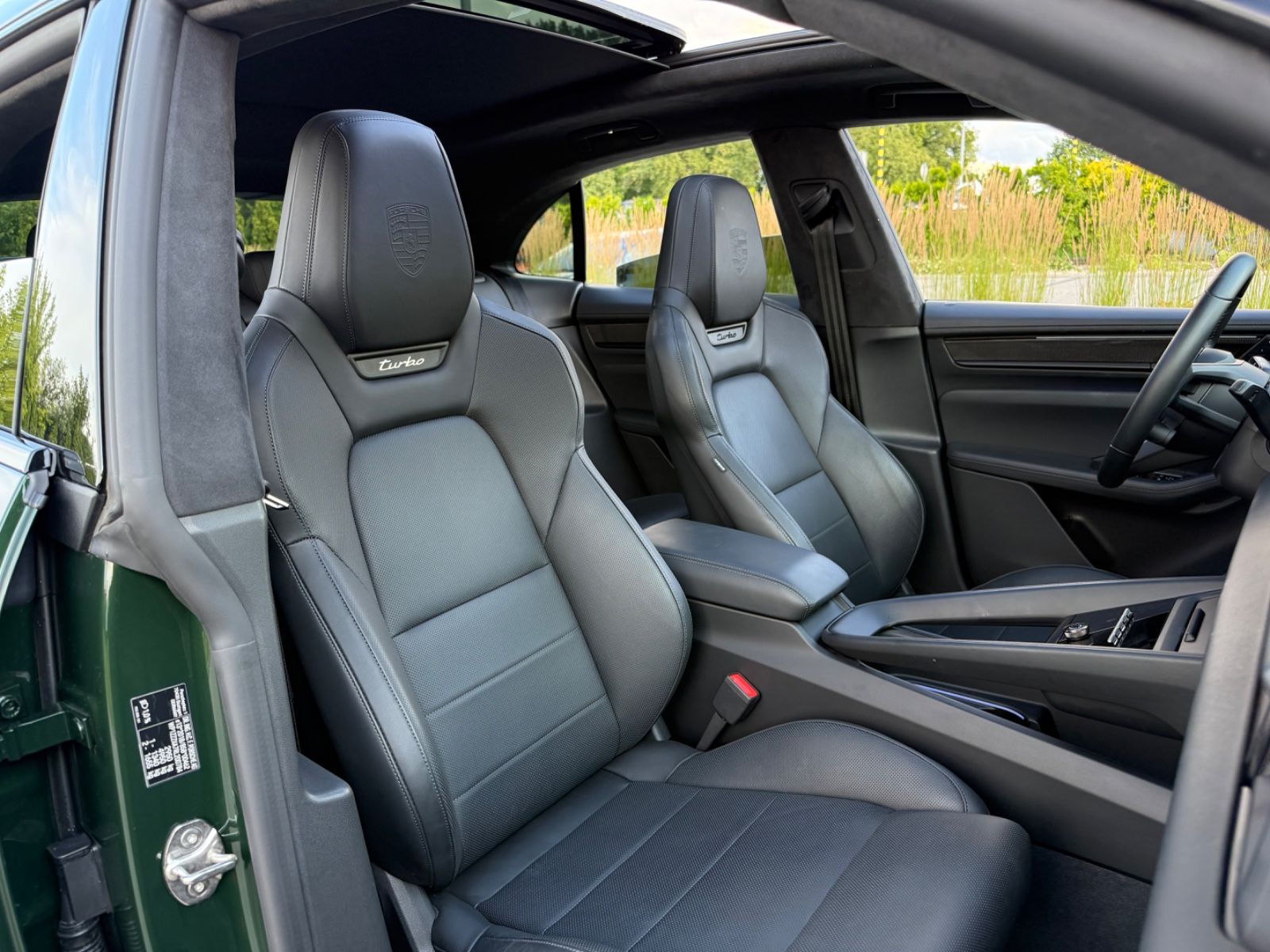 Porsche Macan Electric Turbo - Samsaru's Car Outlet